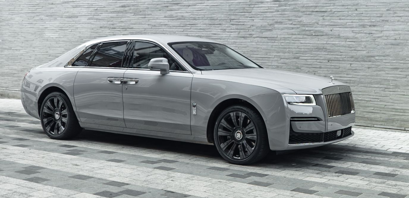 Rolls-Royce Ghost hire UK – luxury prestige saloon self-drive