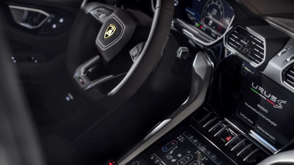 Lamborghini Urus - Image 5