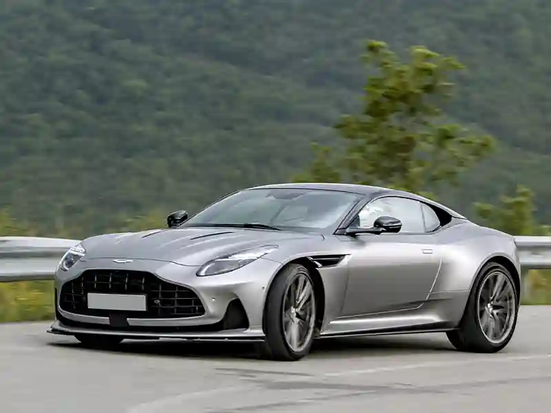 Aston Martin DB12