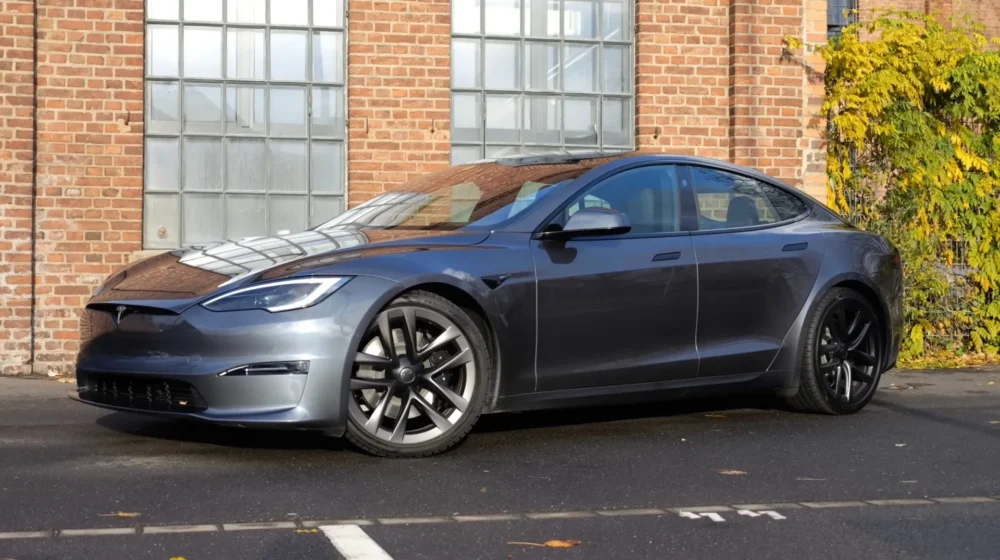 TESLA MODEL S - Image 4