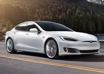 Tesla-ModelS-P100D-white-700x500-1