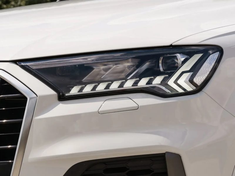 AUDI Q7 Light