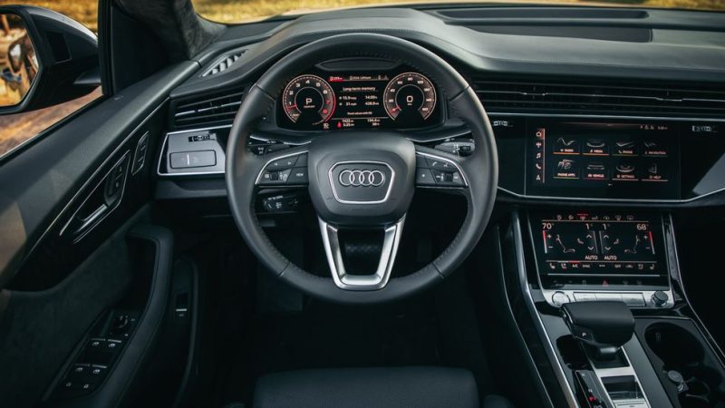 AUDI Q8 2023 steering wheel