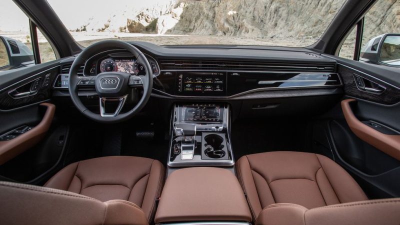 Audi Q7 brown interior with dash