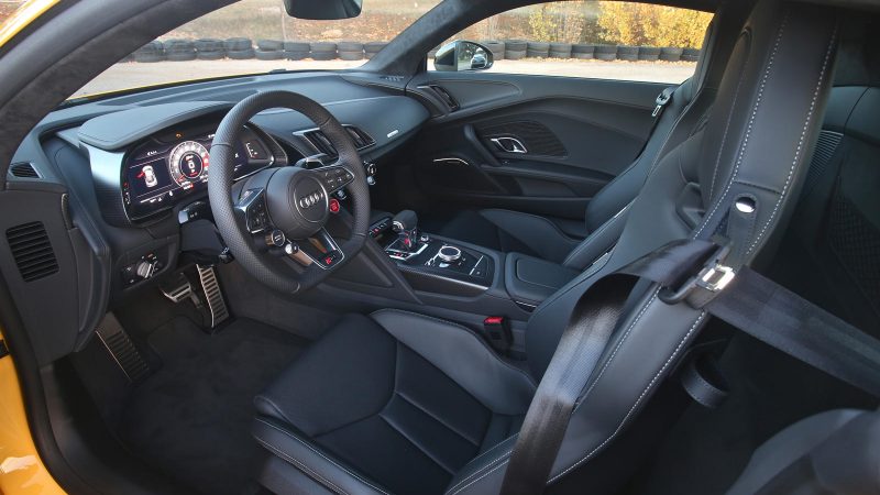 Audi R8 V10 Coupe 2023-dash