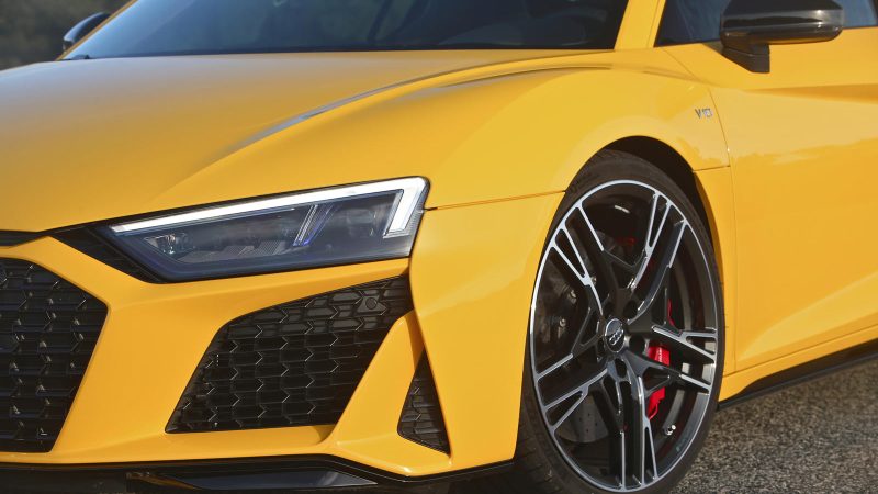 Audi R8 V10 Coupe 2023-frontwheel