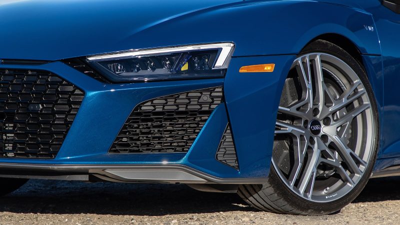Audi R8 V10 Spyder - navy blue front wheel