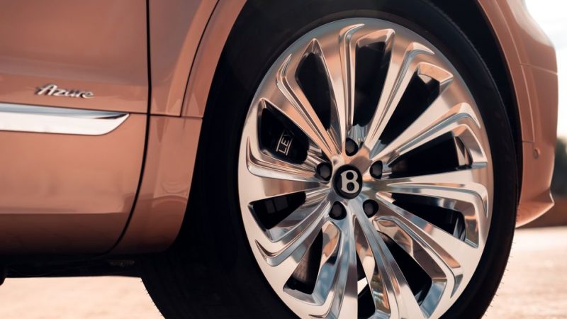 BENTLEY BENTAYGA front trye BENTLEY BENTAYGA front trye