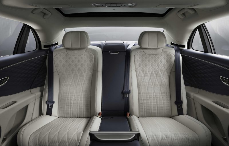 BENTLEY FLYING SPUR 2022 – back seat BENTLEY FLYING SPUR 2022 - back seat