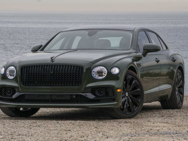 BENTLEY FLYING SPUR 2022 - green