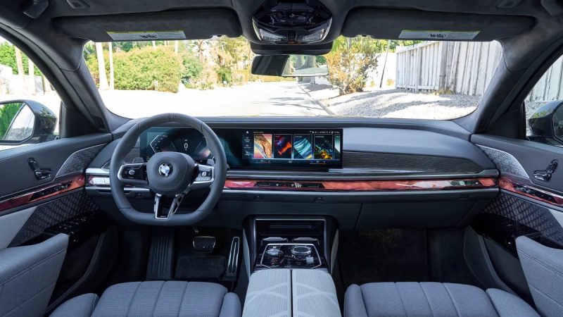 BMW 750i full view dash