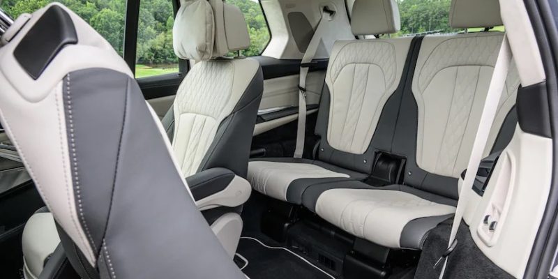BMW X7 - backseat