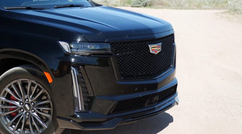 CADILLAC ESCALADE front view with grill