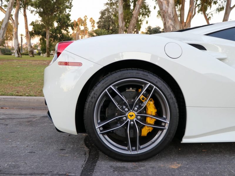 Ferrari 488 GTB bCK TYRE