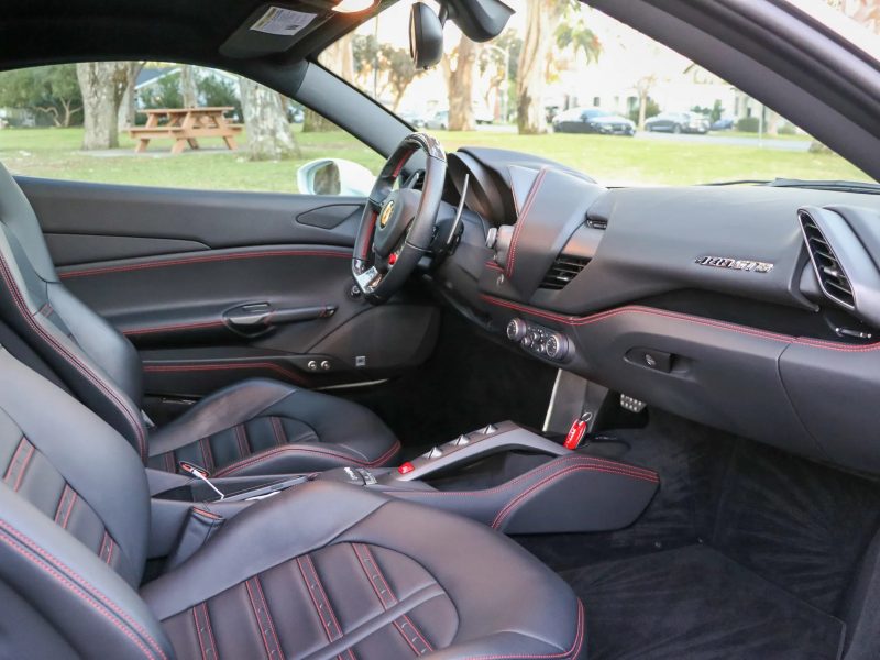 Ferrari 488 GTB - frontseat