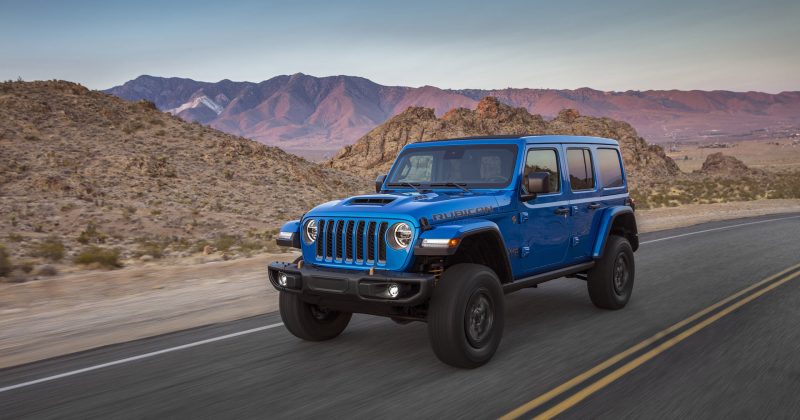 Houston – Jeep Wrangler Rubicon blue driven