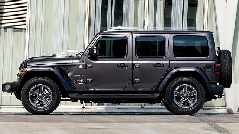 JEEP WRANGLER SAHARA grey side parked JEEP WRANGLER SAHARA grey side parked