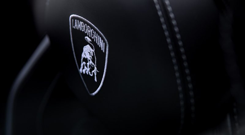 Lamborghini Aventador Roadster - crest on the chair