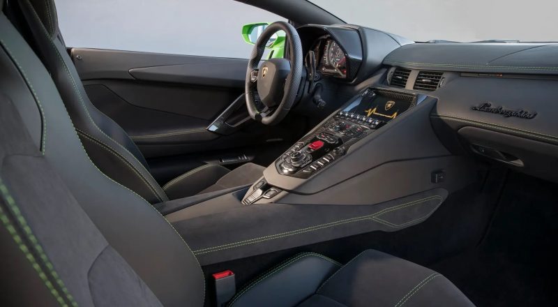 Lamborghini Aventador S green thread