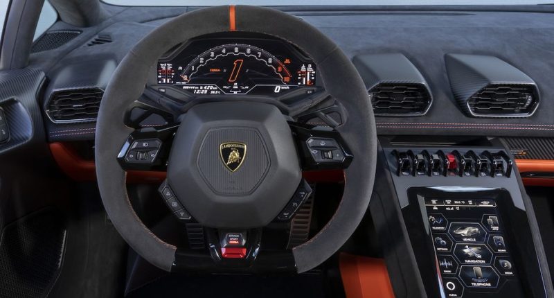 Lamborghini Huracan Evo - steering wheel