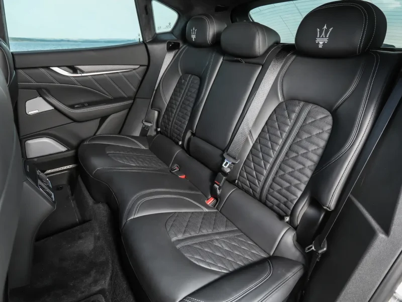 MASERATI LEVANTE Back seat