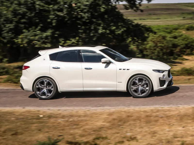 MASERATI LEVANTE white