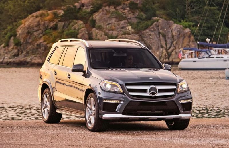 MERCEDES GL550 parked by the seaside
