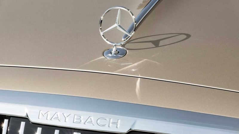 MERCEDES MAYBACH S600 - crest