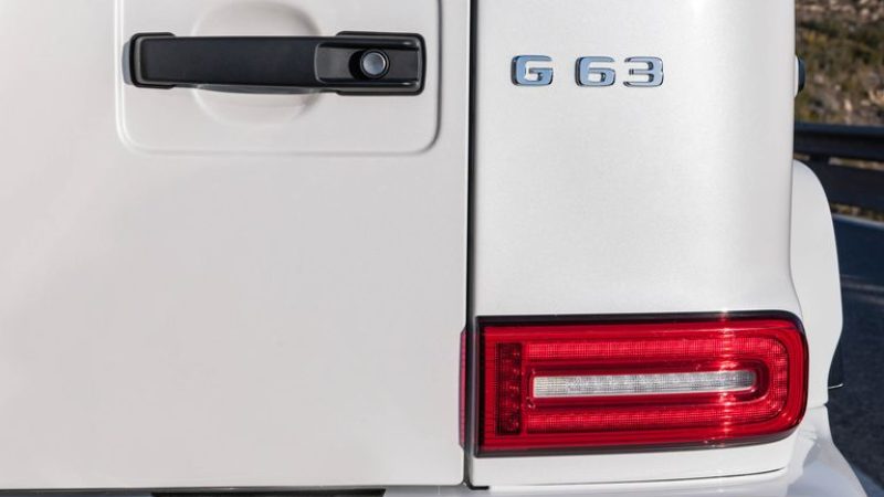 Mercedes G63 back crest