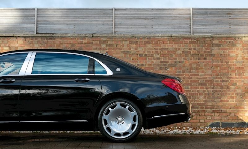Mercedes Maybach S600 back veiw with crest