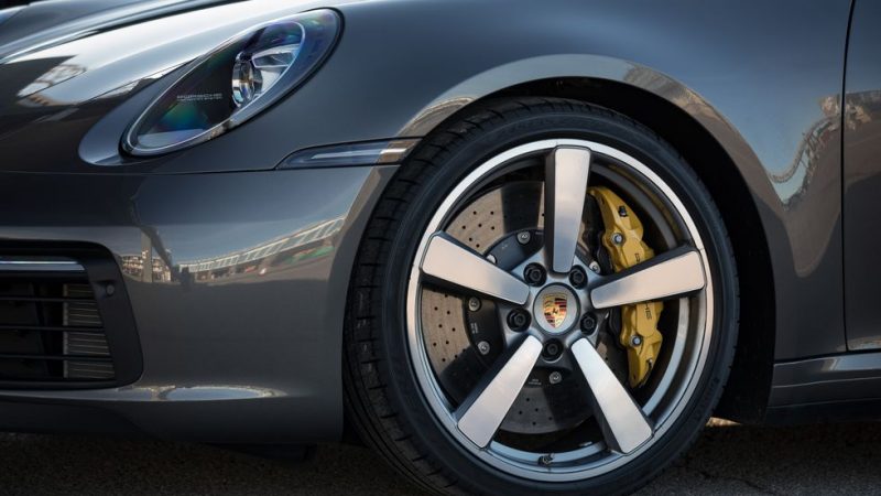 PORSCHE 911 4S front wheel
