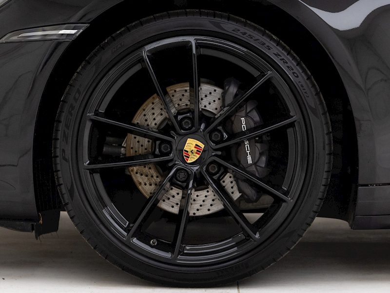 Porsche 911 Carrera tyres