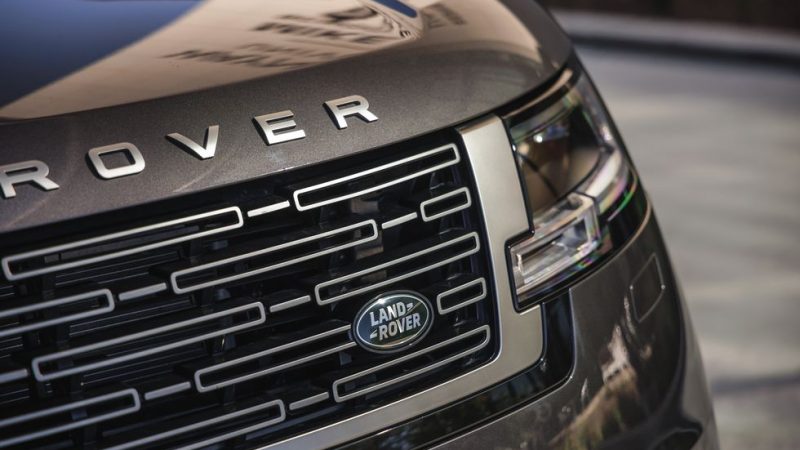 RANGE ROVER VOGUE LWB 2023 - lheadlight crest