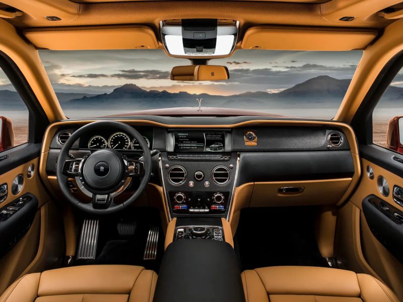 Rolls Royce Cullinan interior dashboard