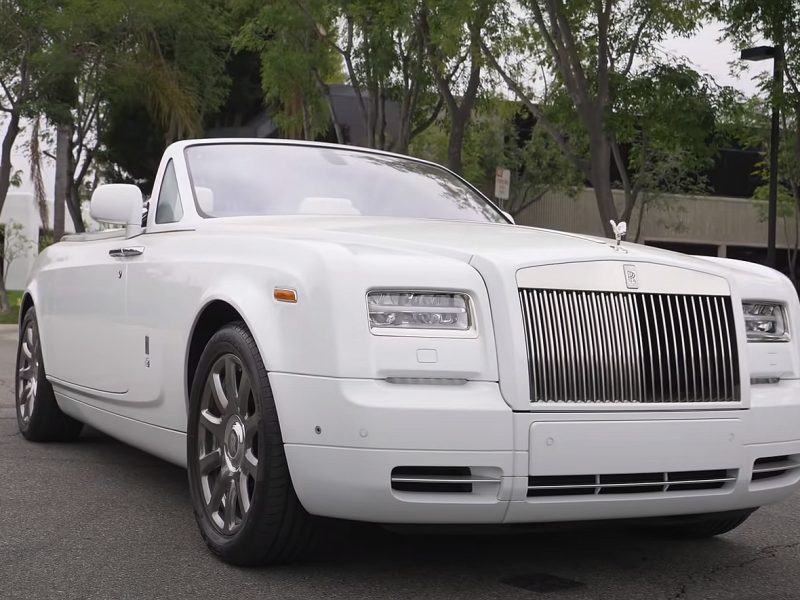 Rolls Royce Phantom Dropdead white