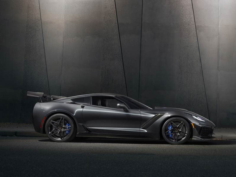 Starr Luxury Cars - Luxury Airport Chauffeur Service Best Coveted Luxury Exotic Cars - Book, Hire, Rent Chauffeur Service, and Self-Hire Service Chevrolet Corvette ZR1, in Los Angeles, USA