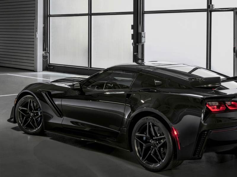 Starr Luxury Cars - Luxury Airport Chauffeur Service Best Coveted Luxury Exotic Cars - Book, Hire, Rent Chauffeur Service, and Self-Hire Service Chevrolet Corvette ZR1, in Los Angeles, USA