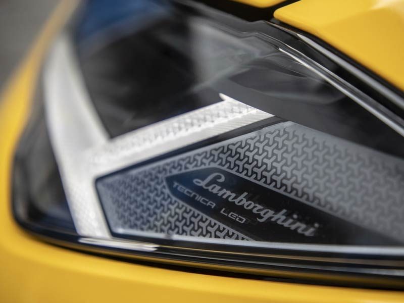 Starr Luxury Cars - Luxury Airport Chauffeur Service Best Coveted Luxury Exotic Cars - Book, Hire, Rent Chauffeur Service, and Self-Hire Service Lamborghini Urus Performante, in Los Angeles, USA