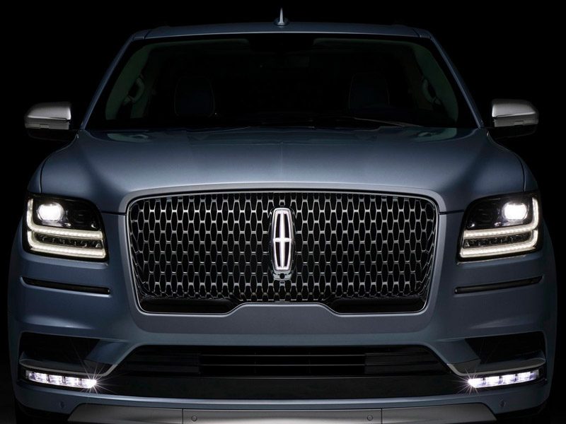 Lincoln Navigator navy blue colour