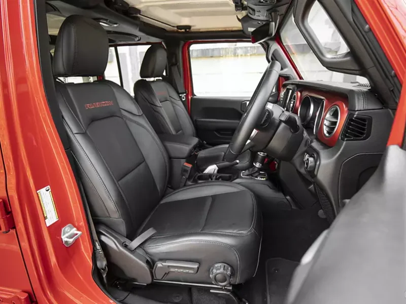 wranglerinteriorfrontrowseats
